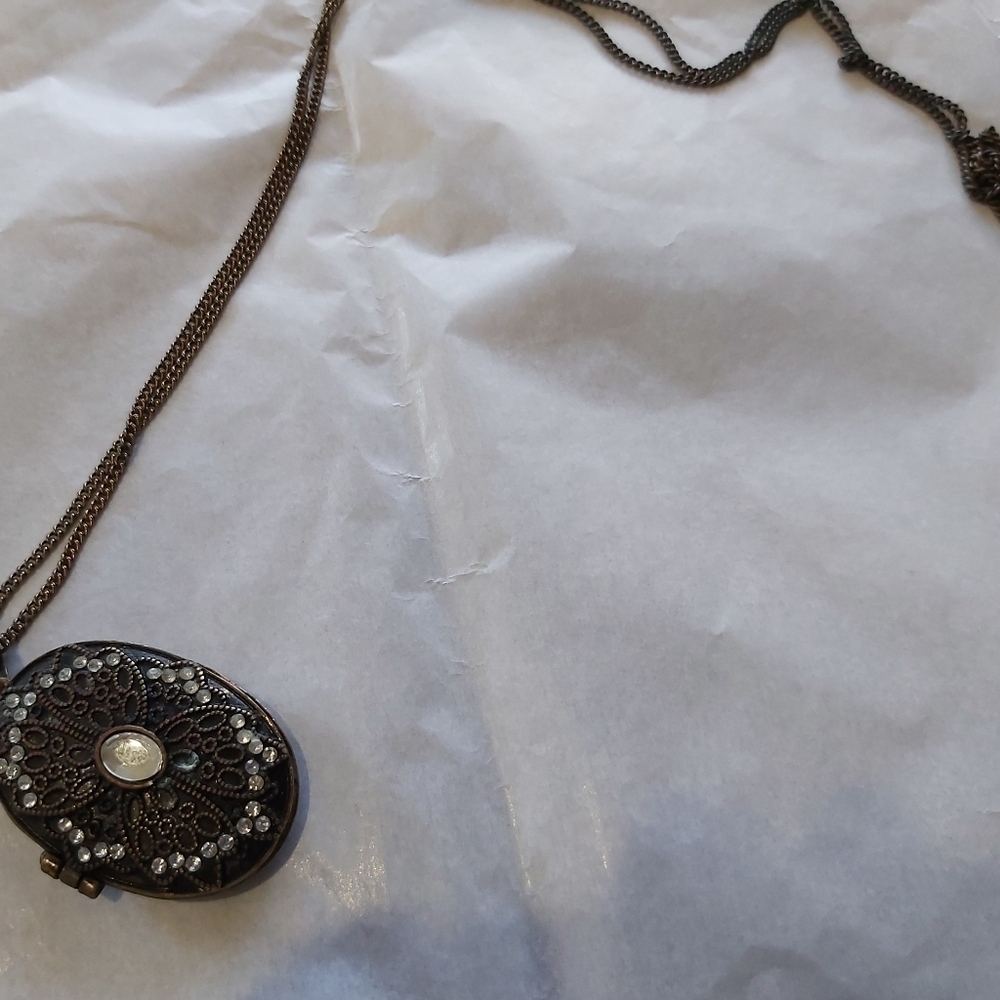 Necklace&Locket/B1 - Picture 7 of 8